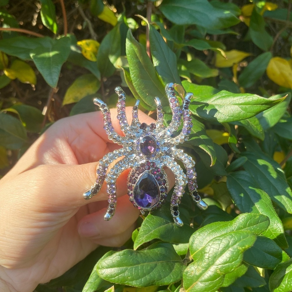 Goth Spider Brooch Purple & White Sparkling Jewels Accents, Silver accents NWT